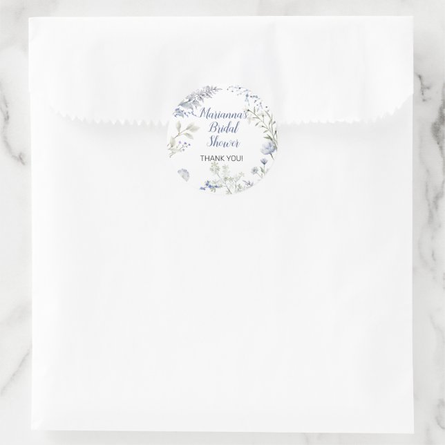Aquarellblaue Wildblume Rahmen Brautparty Runder Aufkleber (Tasche)