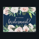 Aquarellblume wird meine Bridesmaid-Karte sein Einladungspostkarte<br><div class="desc">Frag deinen Freunden und der Familie,  ein Teil deiner Hochzeit zu sein,  mit dieser farbenfrohen Blumenkarte "Will You Be My Bridesmaid" mit weißen und rosa Rosen und Nelken mit waldgrünen Blätter und hübschen,  weiblichen,  handgezeichnet Kalligrafieschrift.</div>