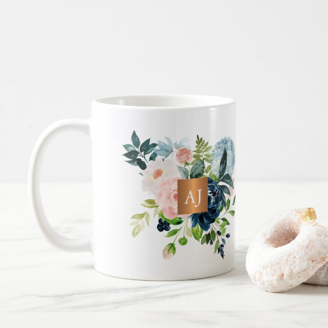 Aquarellblütengold mit Monogramm Chic Kaffeetasse (Mit Donut)