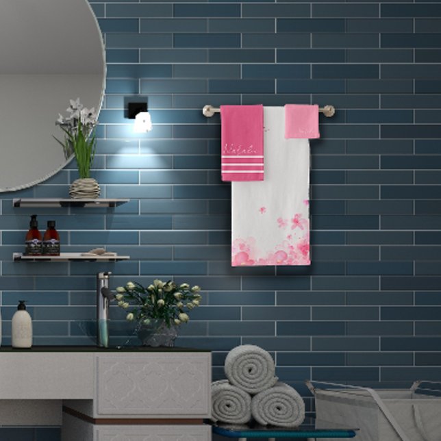 Aquarelle nom floral blanc (Créateur téléchargé)