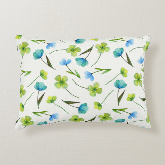 Aquarellfarbene Pflanze: Blumenmuster ohne Naht. Dekokissen