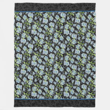 Aquarellfarbene Plumbago-Blume auf Schwarz