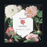 Aquarellfarbene Rosa-Peonies-Blume Hochzeiten Schw Magnet<br><div class="desc">Ein wunderschönes Aquarell-Rosa und Weiße Pfannkuchen Blume Hochzeitsdesign mit goldenem geometrischem Rahmen auf schwarzem Hintergrund. Ein einzigartiges Design, das Vintage botanische Tornfloralen in Rosa und Weiß verwendet. Ein elegantes, rosa-weiße Pfannkuchen mit Blumenmuster und einem Hauch von Grün. Ein elegantes geometrisches Rahmen Gastgeschenk Hochzeit Magnet Design mit modernen Elementen. Auch die...</div>