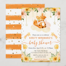 Aquarellfarbener Niedlicher Blumenfox auf Cloud Ba