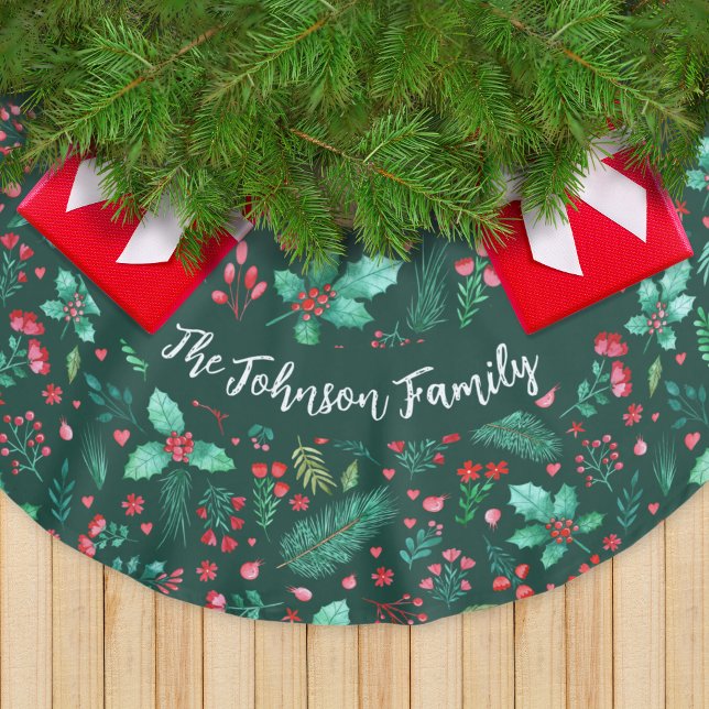 Aquarellholz, Pine, Rote Berries + Familienname Polyester Weihnachtsbaumdecke (Watercolor Holly, Pine, Red Berries + Family Name Brushed Polyester Tree Skirt)