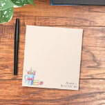 Aquarellkunst | Hinweis aus dem Editor Notizblock<br><div class="desc">Niedliches personalisiertes Lehrer Notizblock mit Aquarellbildern einer blauen Tasse, gefüllt mit Bleistiften, Stift und Pinsel, sowie ein paar Bücher und ein roter Apfel auf der Seite. Es gibt auch einige zufällige kleine weiße Blume verstreut um . Personalisieren Sie diesen Artikel mit Ihrem eigenen Text und Namen. © ArianeC Illustrations-Alle Rechte...</div>