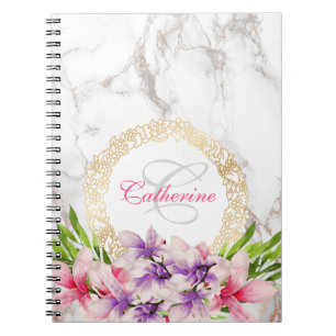 Aquarellmagnolien auf Imitaten Marmortextur Notizblock
