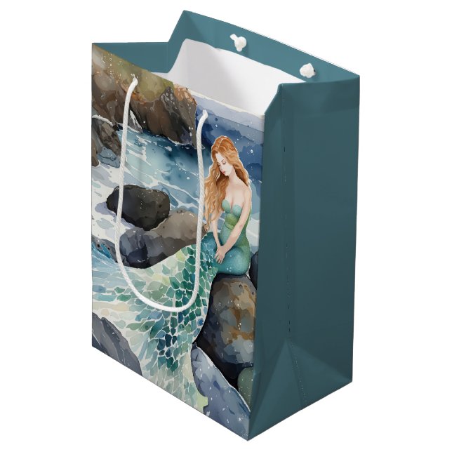 Aquarellmaid auf Felsen Mittlere Geschenktüte (Vorderseite Schrägansicht)