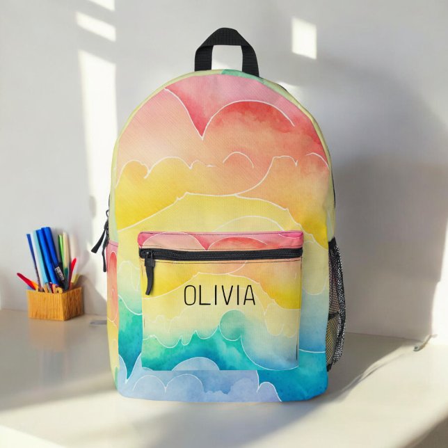 Aquarellpastellfarben Rainbow Clouds Monogram Bedruckter Rucksack (Von Creator hochgeladen)