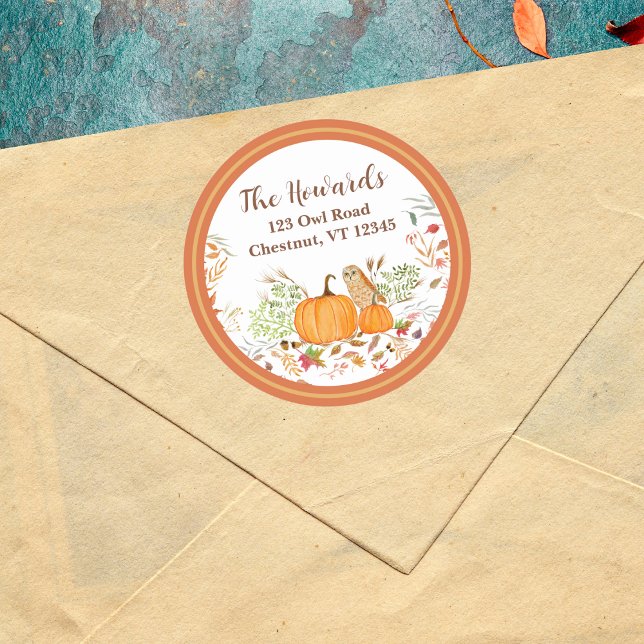 Aquarellpumpen & Auwl im Herbst Runder Aufkleber (Charming Watercolor Owl & Pumpkin Sticker: Rustic Autumn Delight)