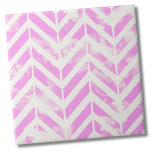 Aquarellrosa Herringbone-Muster Fliese<br><div class="desc">Trendy Rustic Pink Watercolor Herringbone Pattern Keramik Kacheln Verwenden Sie diese einfache rosa Aquarellfarben Herringbone Hintergrund, um Ihren Raum anzupassen. Ein tolles, stilvolles und trendiges Mädchenbadezimmer, oder ein lustiger Akzent in einem Salon und mehr. Ob Sie gewollt haben, diese Kachel als kleinen Untersetzer oder Trivet für einen Drink oder Teller...</div>