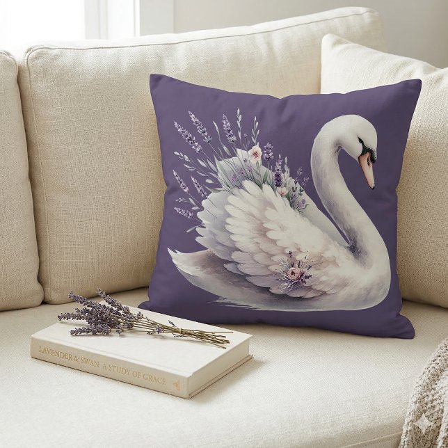 Aquarellschwan mit Lavender Florals Kissen (Watercolor Swan with Lavender Florals Throw Pillow Mockup A)