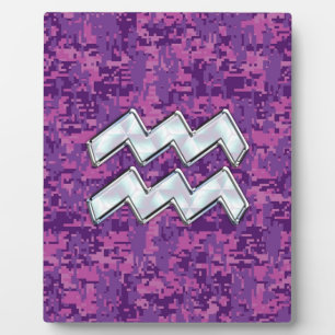Aquarius Zodiac-Symbol auf der rosa digitalen Camo Fotoplatte