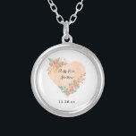 *~* AR30 WEDDING Blumengelbe Blume Geschenk Versilberte Kette<br><div class="desc">(Suche AR30 nach ähnlichen Gegenständen.) Dies macht ein großartiges Ereignis Hochzeit Jubiläum , Valentinstag Geschenk , Geburtstagsgeschenk etc mit Platz für das Hochzeitstag und die Namen des Paares. Ändern Sie die Textbereiche für das, was Sie möchten, um ein personalisiertes, individuelles Geschenk für jeden, den Sie wünschen. Event elegantes romantisches Boho...</div>