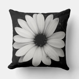 Araignée sur la fleur noir et blanc Jeter Oreiller