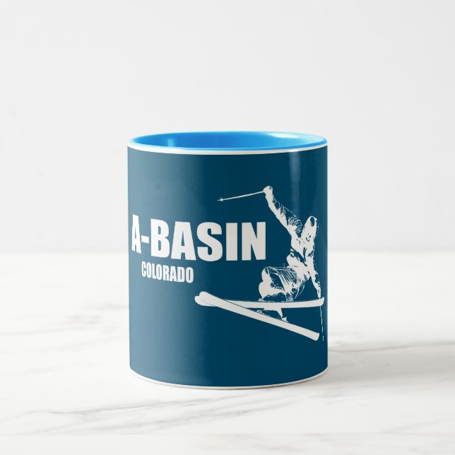 Arapahoe Basin Colorado Skier Zweifarbige Tasse (Mittel)