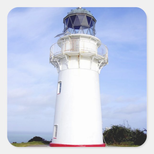 Araroa, Neuseeland. Ein Leuchtturm gibt Quadratischer Aufkleber (Vorderseite)