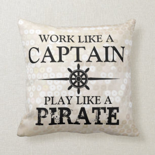 Arbeit wie ein Kapitän, Spiel mögen einen Pirate Kissen