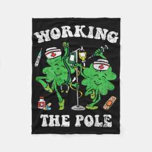 Arbeiten am Pole Krankenschwester St. Patricks Day Fleecedecke