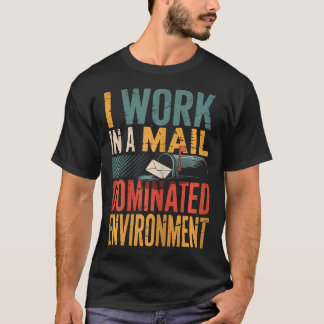 Arbeiten in einem Postamt Postangestellter Brieftr T-Shirt