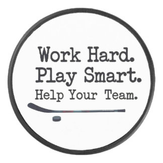 Arbeiten Sie hart. Spielen Sie intelligent. Helfen Eishockey Puck