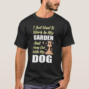 Arbeiten Sie in meinem Garten und verbringen Sie m T-Shirt