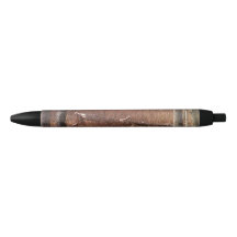 Arbre en chute dans le stylo à bois