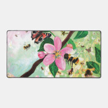 Arbre florissant avec les abeilles