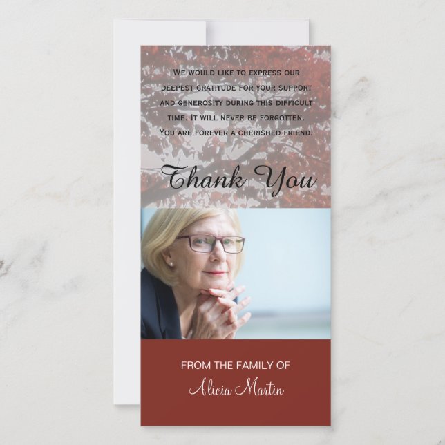 Arbre rouge d'automne de Merci commémoratif de (Devant)