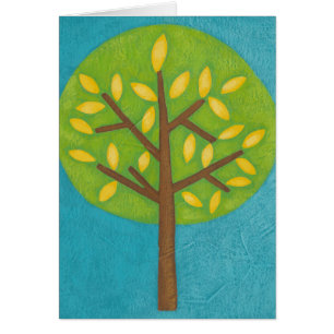 Arbre vert avec le feuille jaune de Chariklia