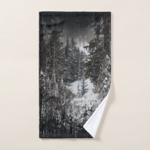 Arbres neigeux d'hiver   Serviette de bain en forê