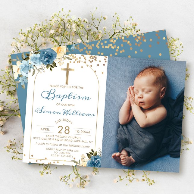 Arch Dusky Blue Floral Gold Glitzer Taufe Foto Einladung (Von Creator hochgeladen)