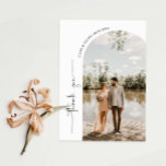 Arch Frame Wedding Foto Danke Karte<br><div class="desc">Minimalistische und moderne Hochzeit danke Ihnen Karte. Text und Nachrichten können auf der Rückseite der Karte bearbeitet werden. Für eine erweiterte Anpassung dieses Designs,  z.B. das Ändern des Layouts,  des Schriftartes oder der Textgröße,  klicken Sie bitte auf den obigen Button "KENNEN". Bitte kontaktieren Sie mich für weitere Fragen!</div>