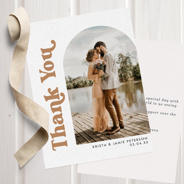 Arch & Retro Typ Neutral Taupe Foto Hochzeit Dankeskarte (Von Creator hochgeladen)
