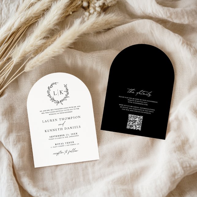 Arch Schwarz-weiß Monogram QR Code Classic Wedding Einladung (Von Creator hochgeladen)