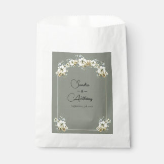 Arched Sage Green Floral wedding favor bag Geschenktütchen