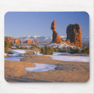ARCHES NATIONAL PARK, UTAH. USA. Balanced Rock Mousepad