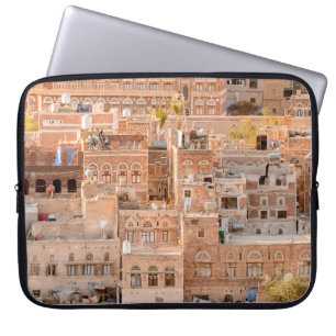 Architektur der Altstadt von Sana'a, Jemen. UNE Laptopschutzhülle