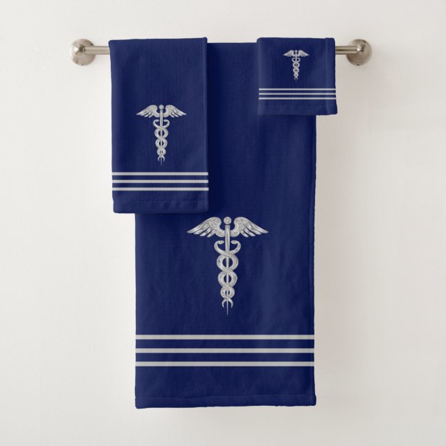 Argent Caduceus & Stripes sur bleu marine (En situation)