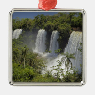 Argentinien, Iguacu-Wasserfälle in der Sonne. Ornament Aus Metall