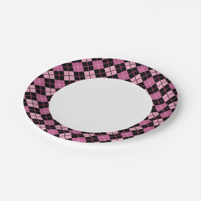 Argyle-Muster in Schwarz und Rosa Pappteller (Schrägansicht)