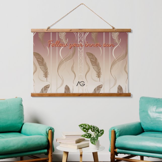 Aria Grace Desert Feather Minimal Folk Pattern Wandteppich Mit Holzrahmen (Wohnzimmer)