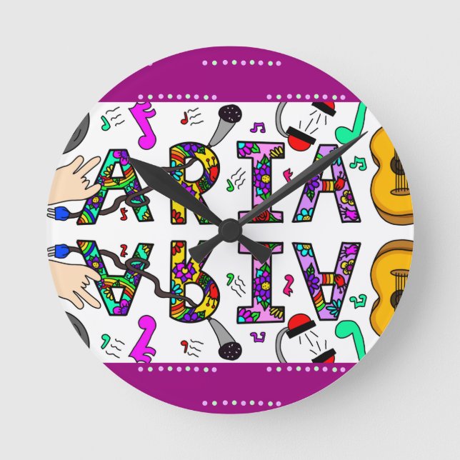 Aria, Mädchenname Whimsical Blume Music Themed Runde Wanduhr (Vorderseite)