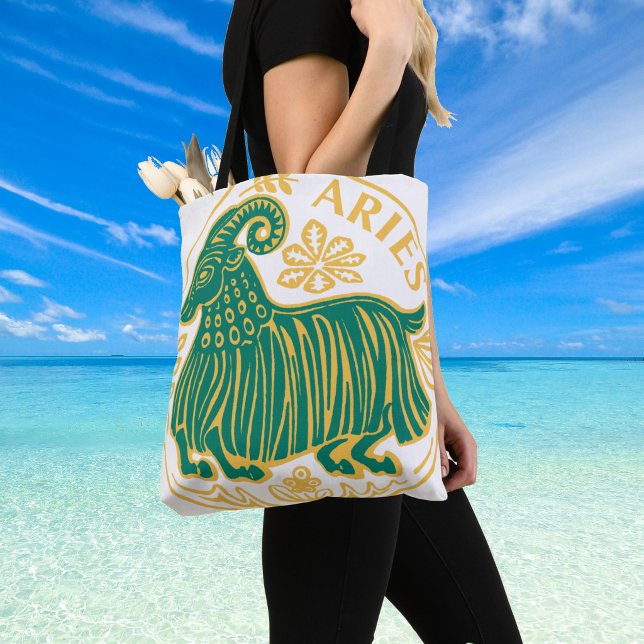 Aries Zeichen des Zodiaks auf Tasche (Star sign Aries on a shoulder bag)