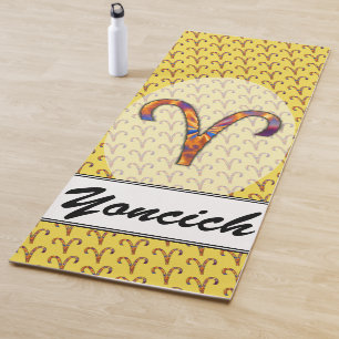 Aries Zodiac Symbol Element von Kenneth Yoncich Yogamatte
