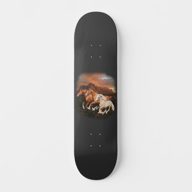 Arizona Wild Pferde Skateboard (Vorderseite)