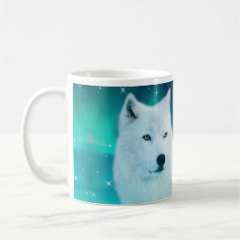 Arktischer Wolf und zauberhafte Nacht mit Nordlich Kaffeetasse
