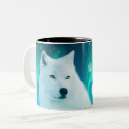 Arktischer Wolf und zauberhafte Nacht mit Nordlich Zweifarbige Tasse