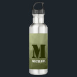Armatur grünes geometrisches Maschenmuster Monogra Edelstahlflasche<br><div class="desc">Monogram Personalize mit Ihrem benutzerdefinierten Initial und Namen. Army grüne Gefälle geometrische Maschenmuster dreiecke ombre. Dreieck geometrische Masche mit dunkelgrauem Ober-Farbverlauf,  militärisch,  Armee,  Muster,  ombre,  Mesh,  Dreiecke,  Geometrie,  Gefälle,  cool,  Dreieck,  Grün</div>