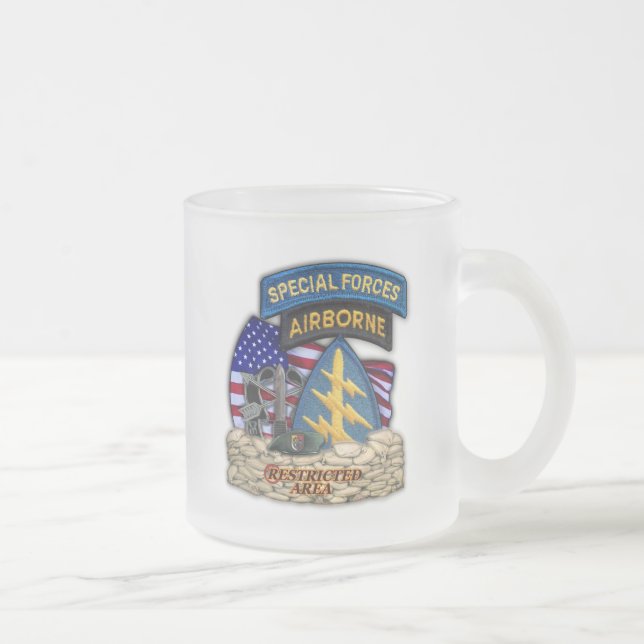 Armee 3. Sondereinheiten Kriegsveteranen-Cup Mattglastasse (Rechts)